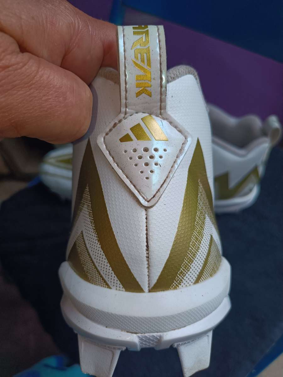 FOOTBALL CLEATS FREAK BOUNCE