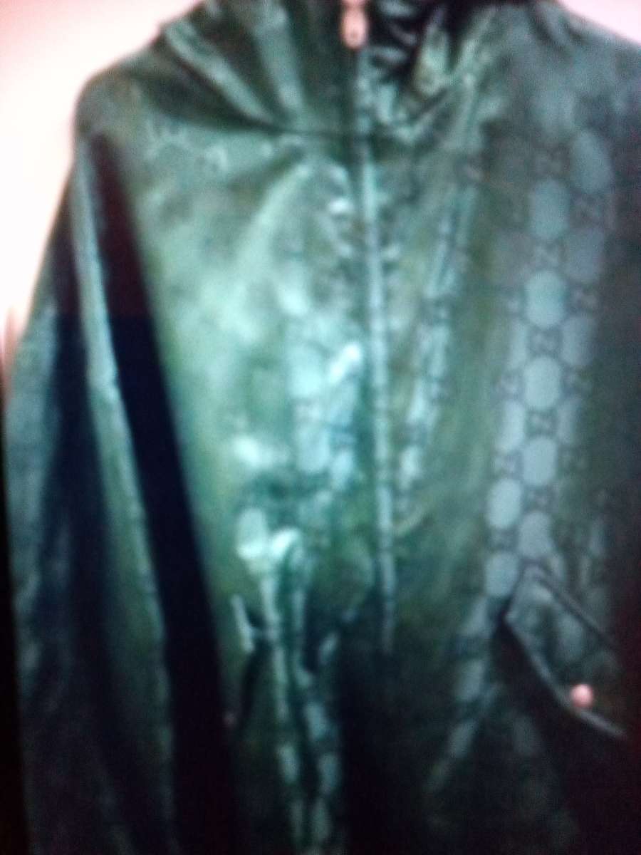 Im selling my Gucci jacket