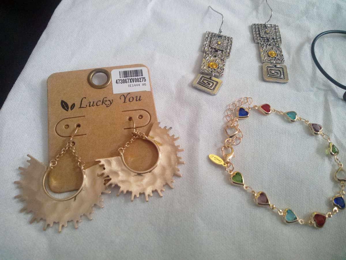 5 Piece Jewelry lot new set3