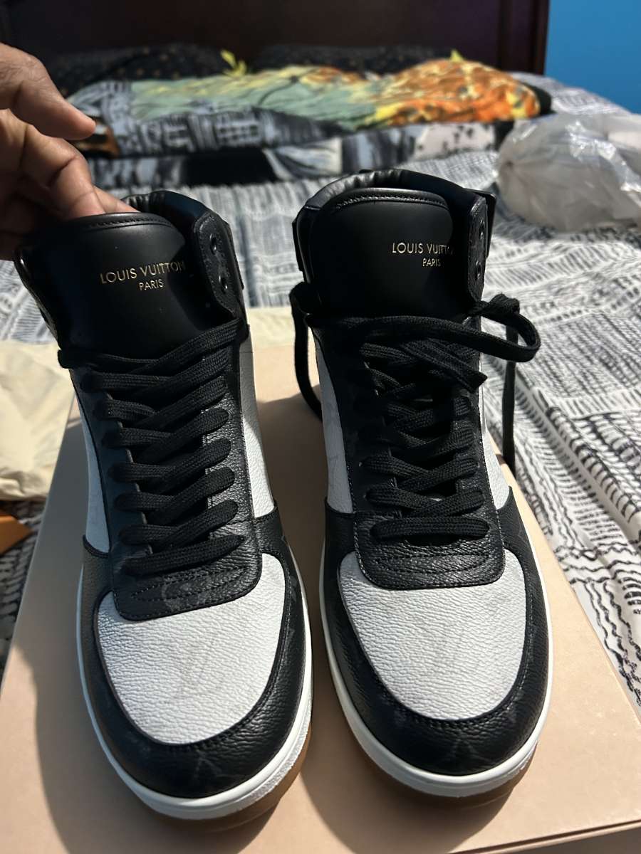 Louis vuitton Rivoli MonogramHigh Top Sneakers