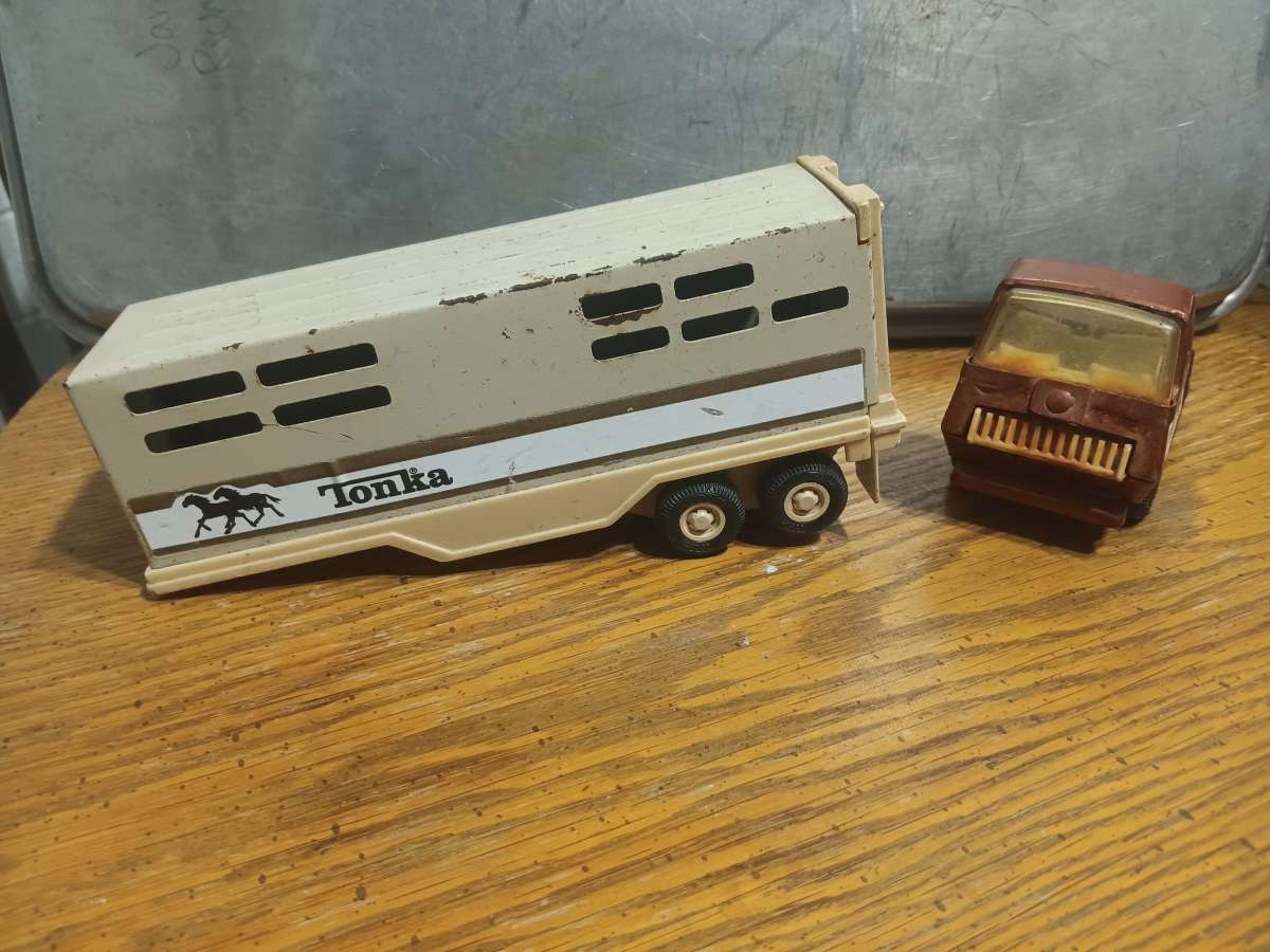 Tonka Truck with horse trailer