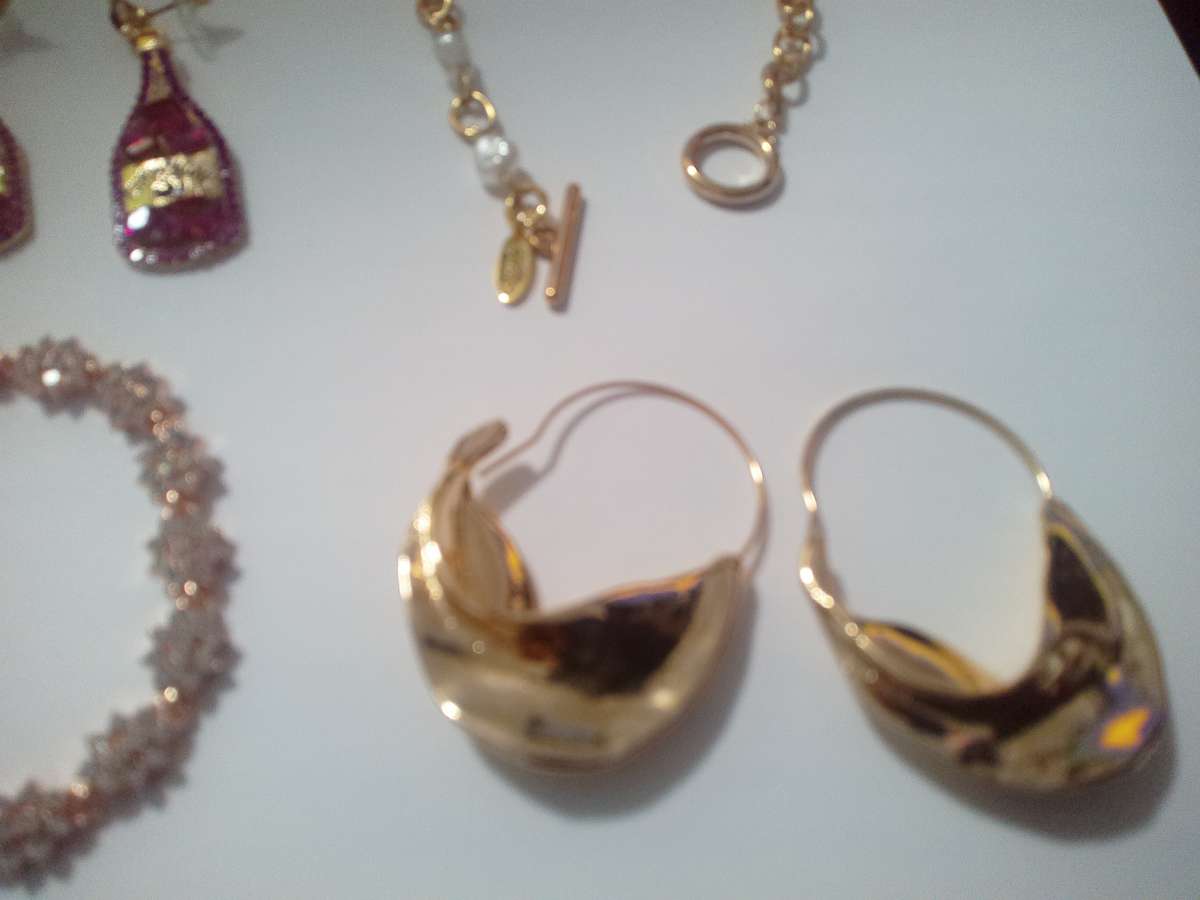 4 piece mixed lot numb 10