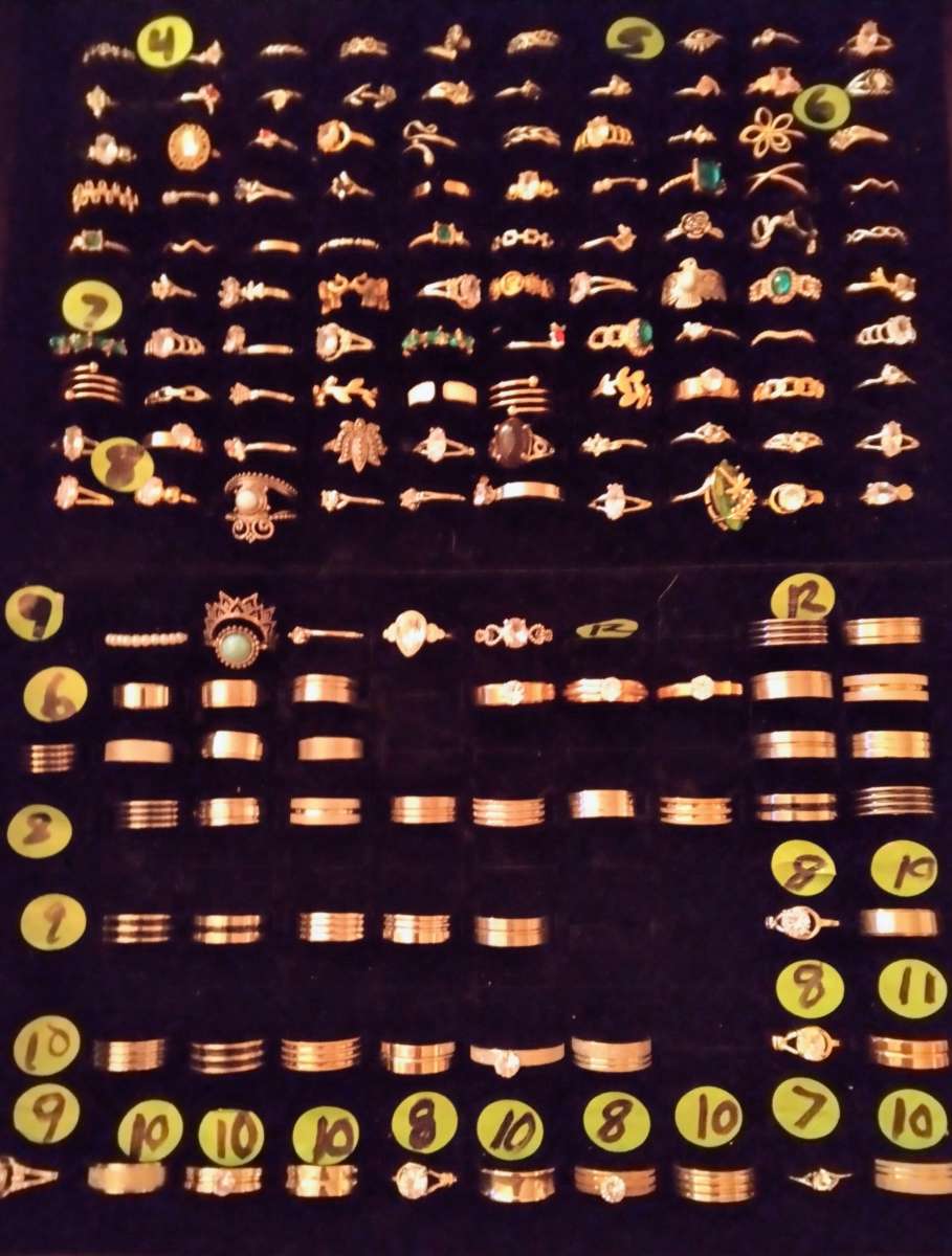 MEN AND WOMENS RINGS AND WEDDING SETS