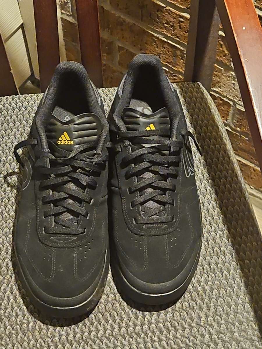 adidas Mens Five Ten Freerider Dlx Mountain Bike Shoes