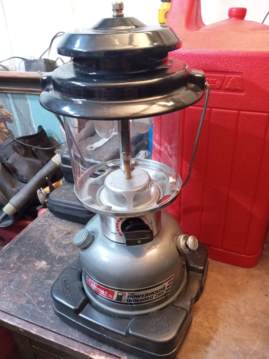 3 vintage Coleman lanterns