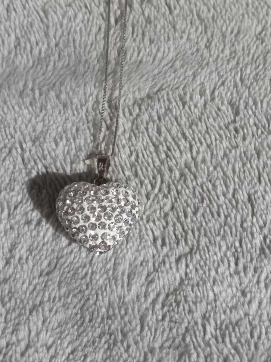 micro puffed heart pendant