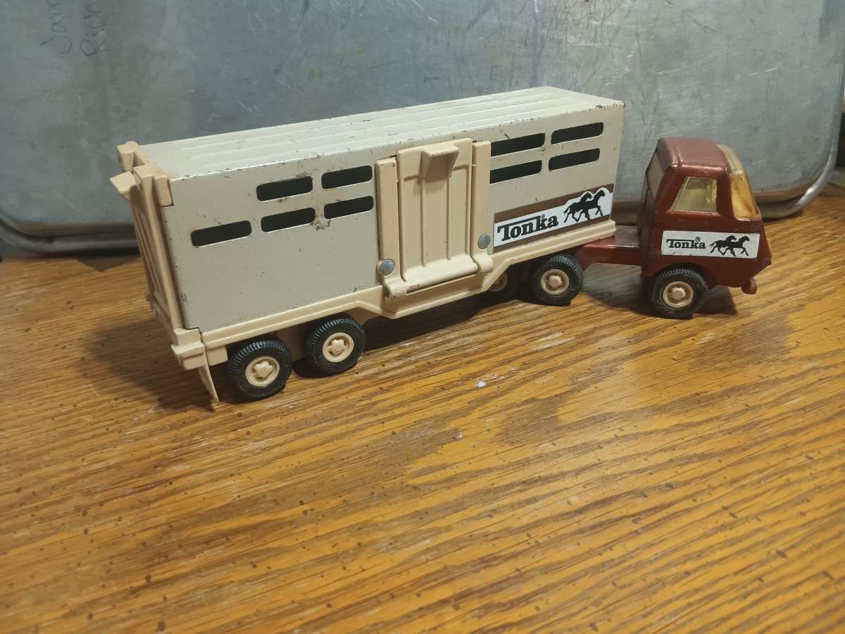 Tonka Truck with horse trailer
