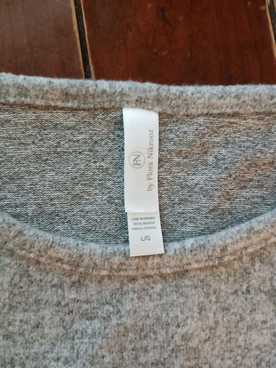 Flora Nikrooz Women 2 Piece Gray Pajama SZ Size L