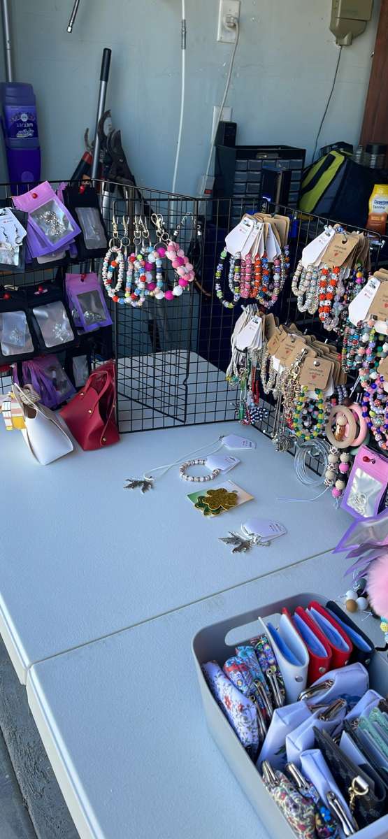 handmade jewelry and accessories