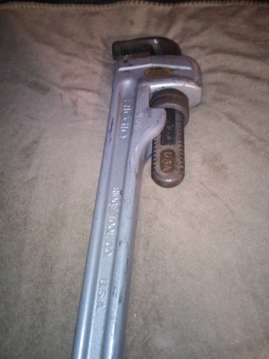 Ridgid 24 in ALUMINUM