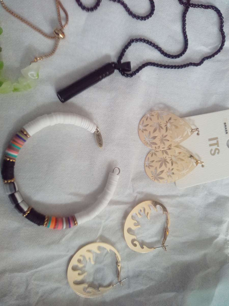 Mixed 5 Piece Jewelry lot set 4