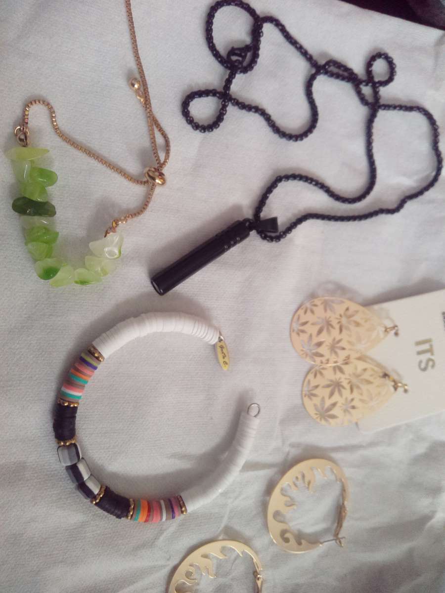 Mixed 5 Piece Jewelry lot set 4