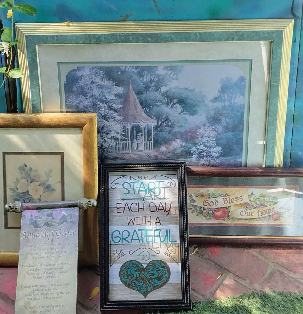 TV  PATIO TABLE AND CHAIR WALL DECOR AND MORE