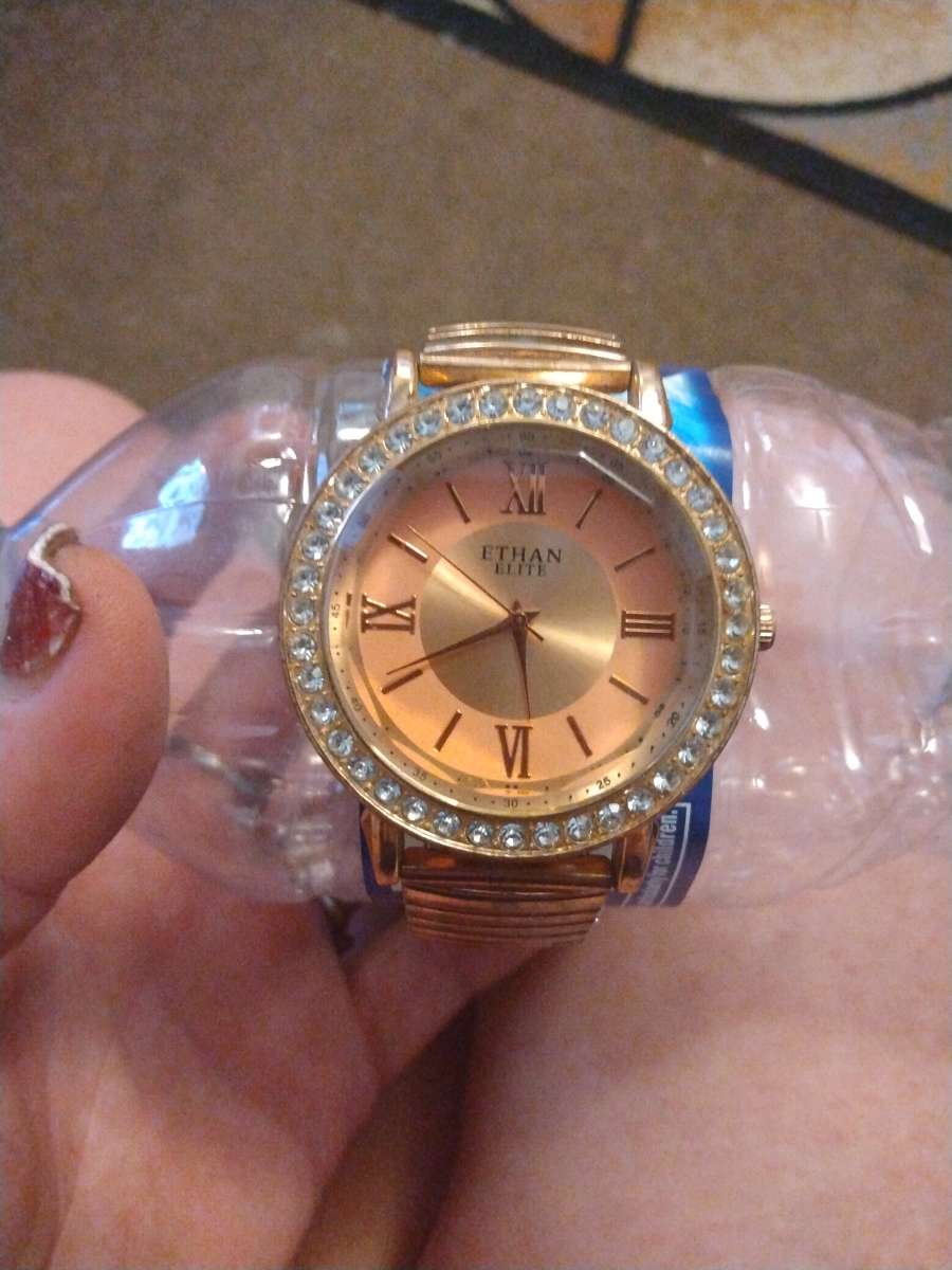 WOMENS WATCH