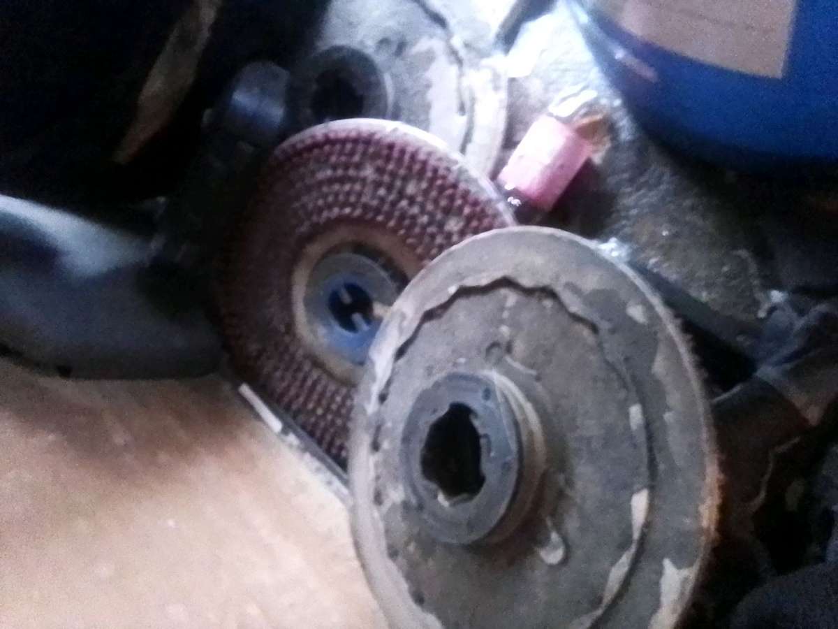 floor buffer and industrial floor cleaner