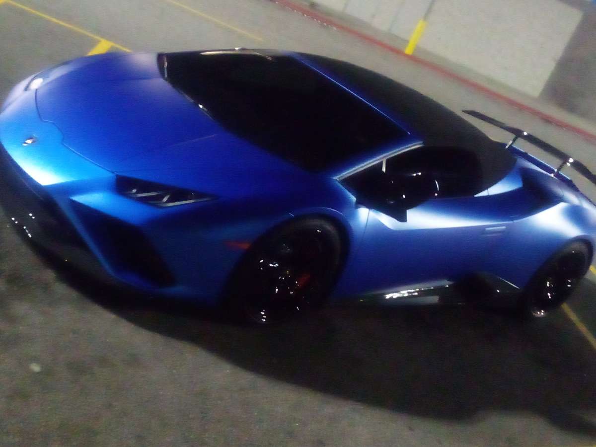 LAMBO HIGH PERFORMANCE SPORTS CAR