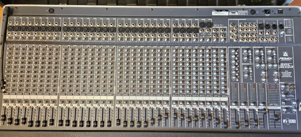 Peavey SRC 4034 34 Channel Stereo Mixing Console with Case