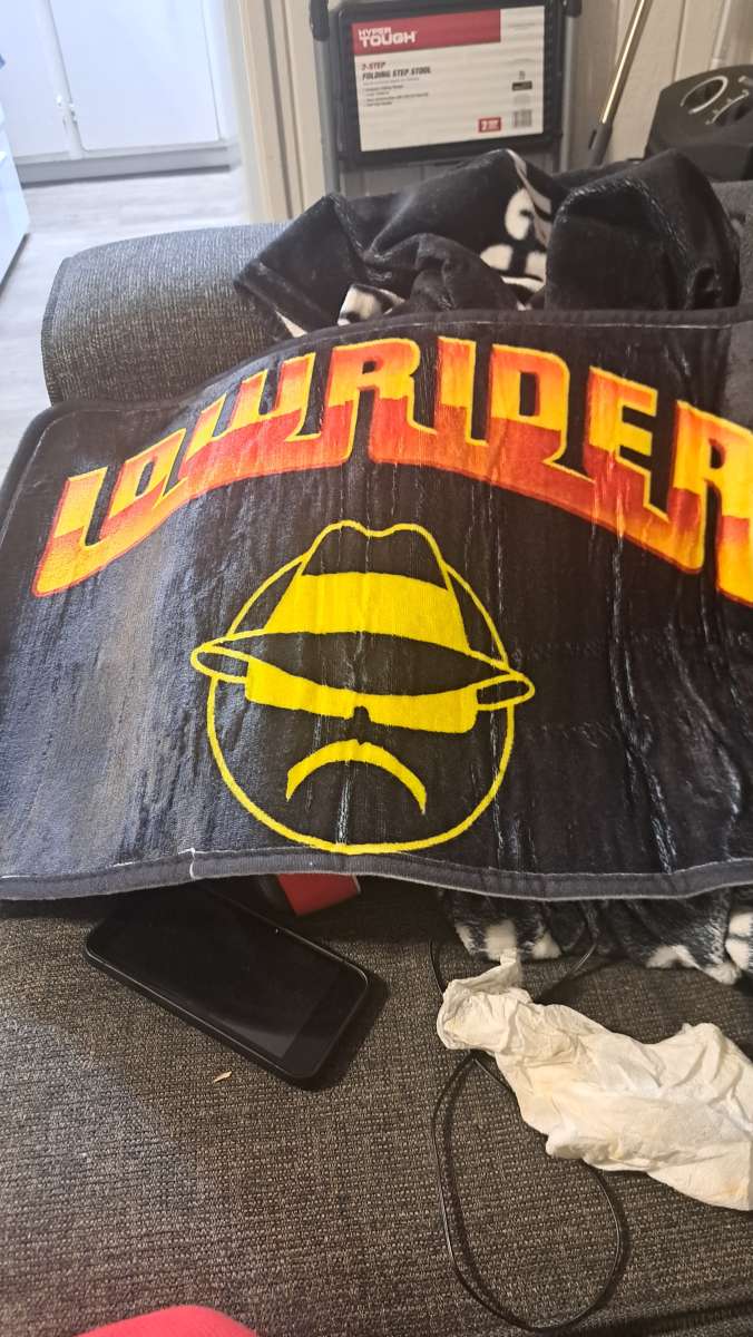 small Lowrider rug  5