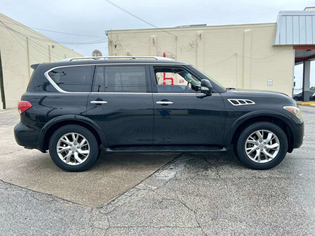 2011 infiniti qx56