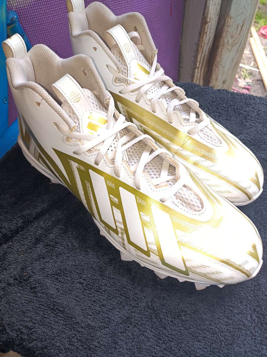 FOOTBALL CLEATS FREAK BOUNCE