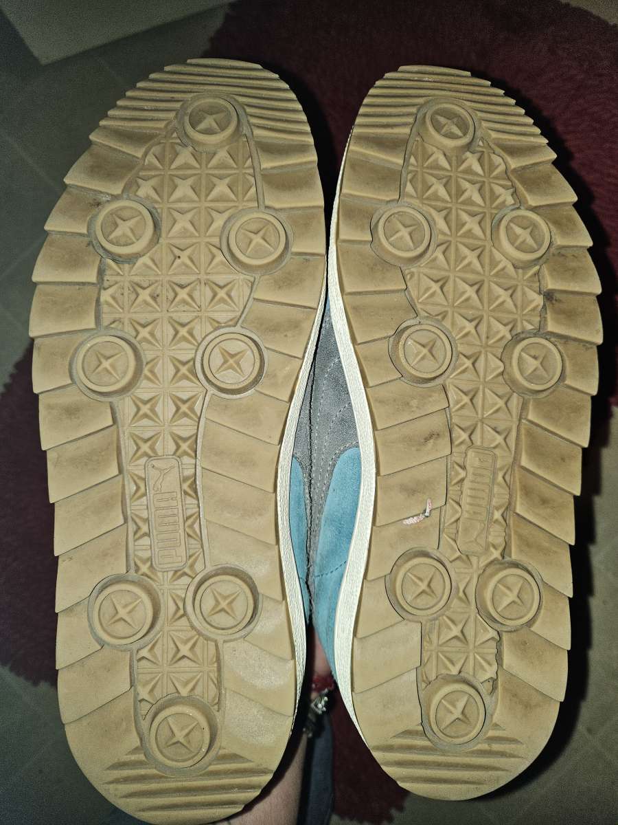 womens PUMA suede sneakers blue green size 7