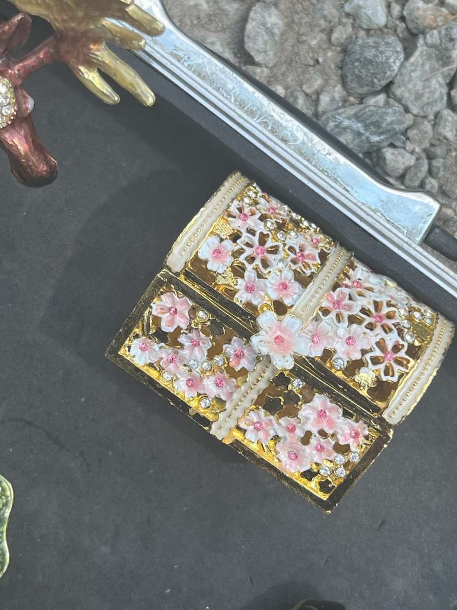 little jewelery boxes of animals and objects