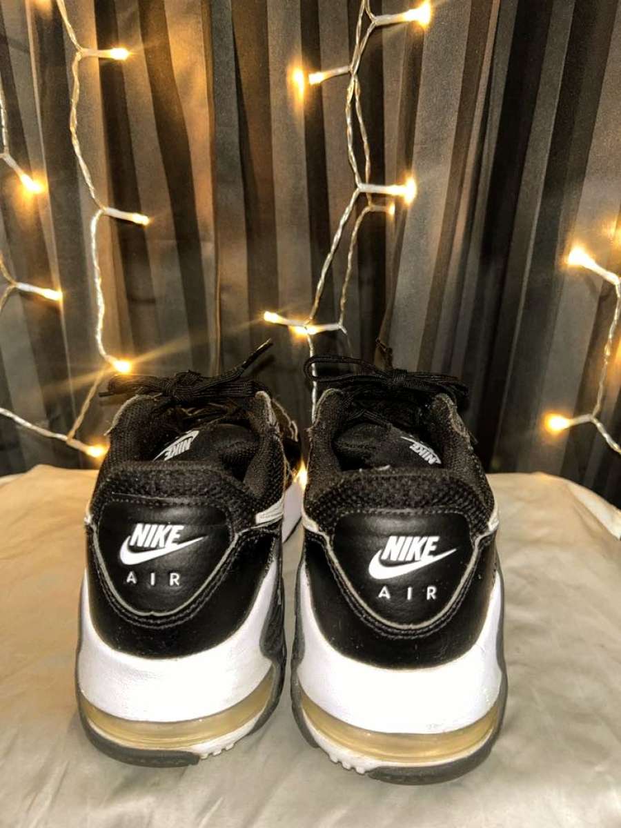 Womens Nike Excee shoes