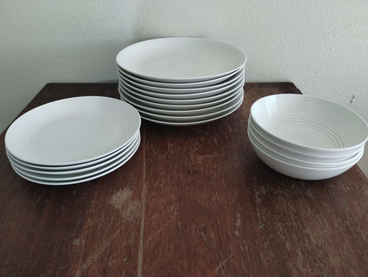 Royal Doultin Gordon Ramsay dishes plates