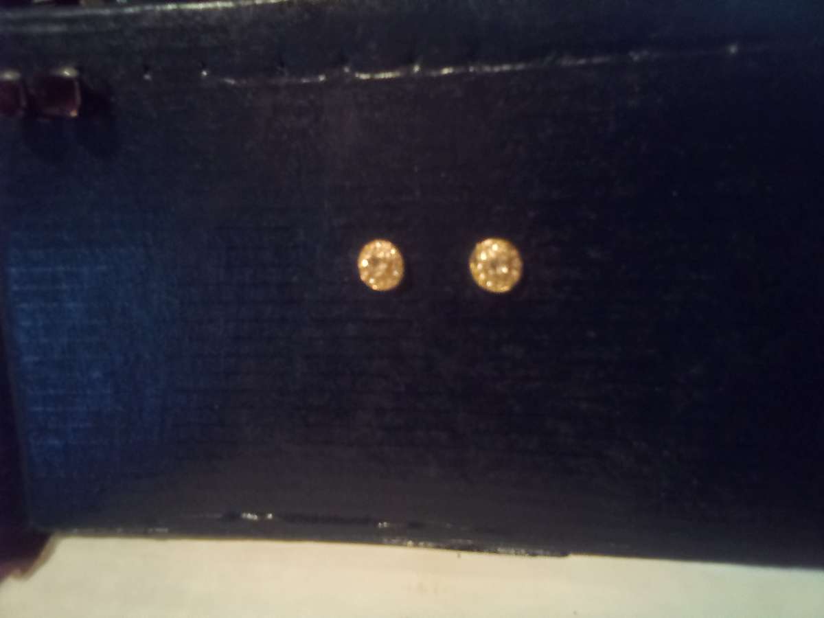 Gold diamond earrings