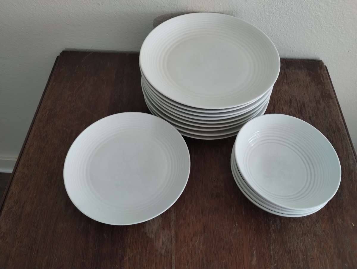 Royal Doultin Gordon Ramsay dishes plates