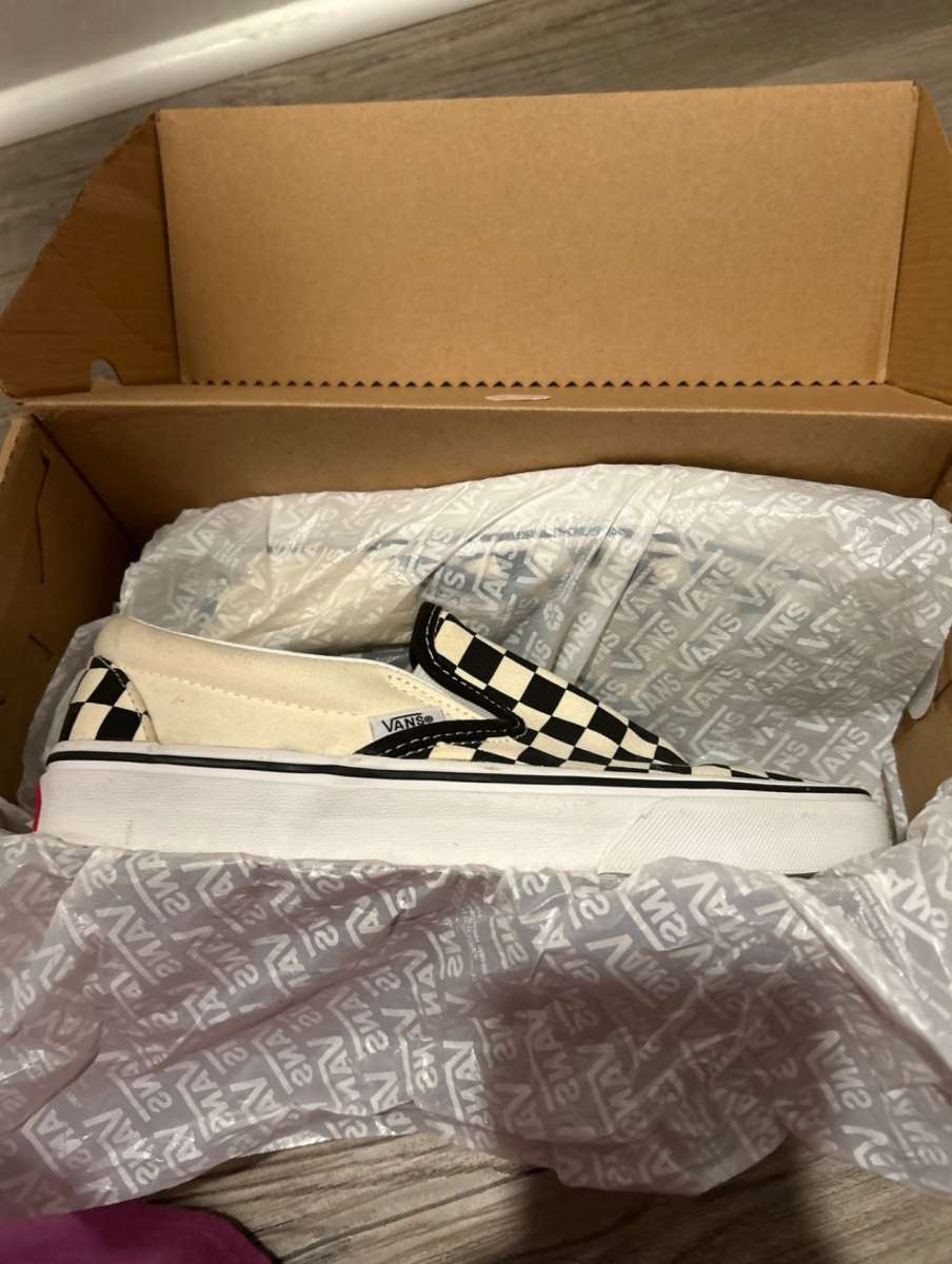 vans black and white