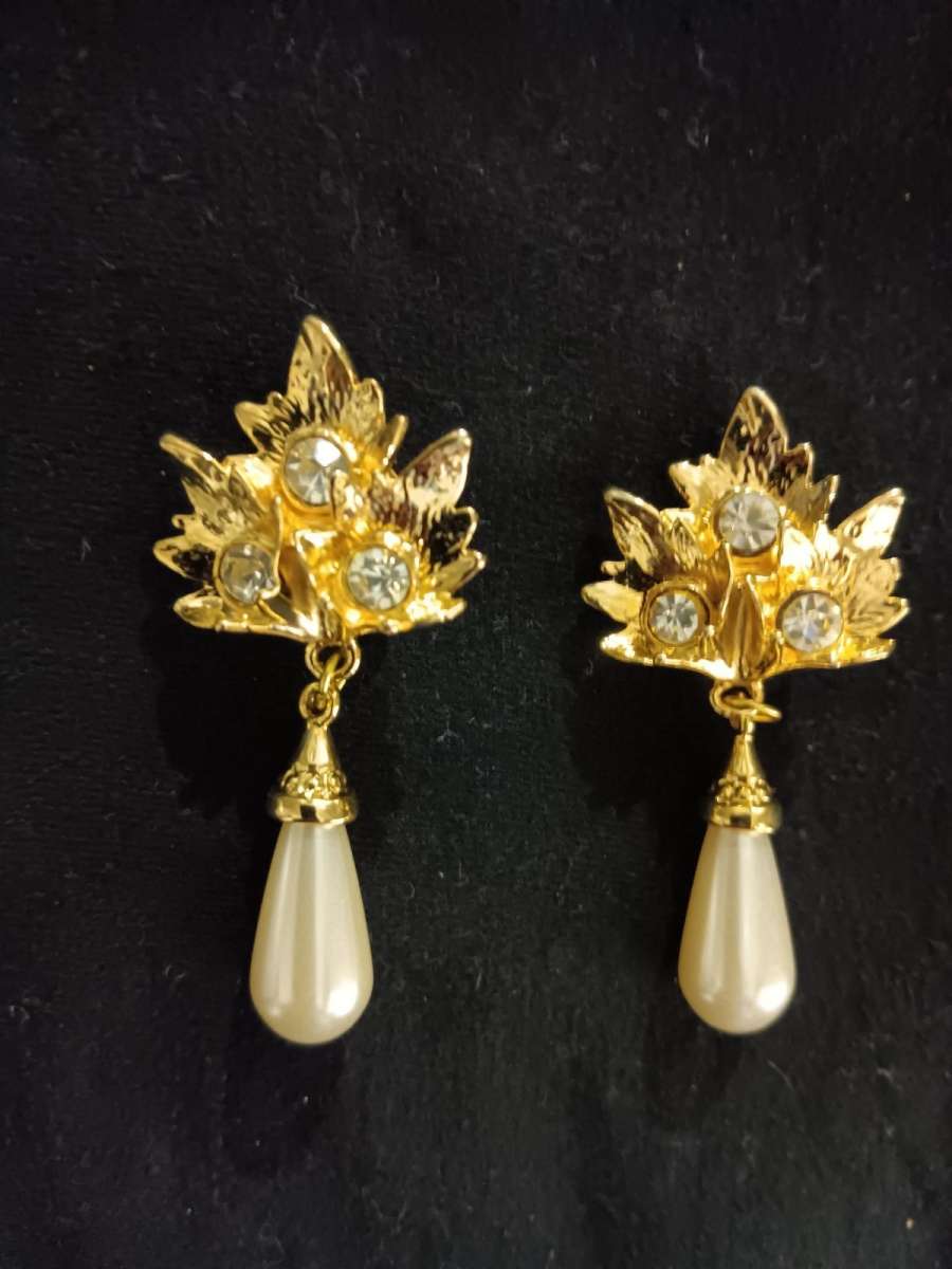 Vintage Love Knots Earrings