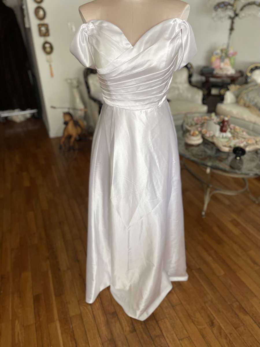 size 10 white wedding gown corset back NEW