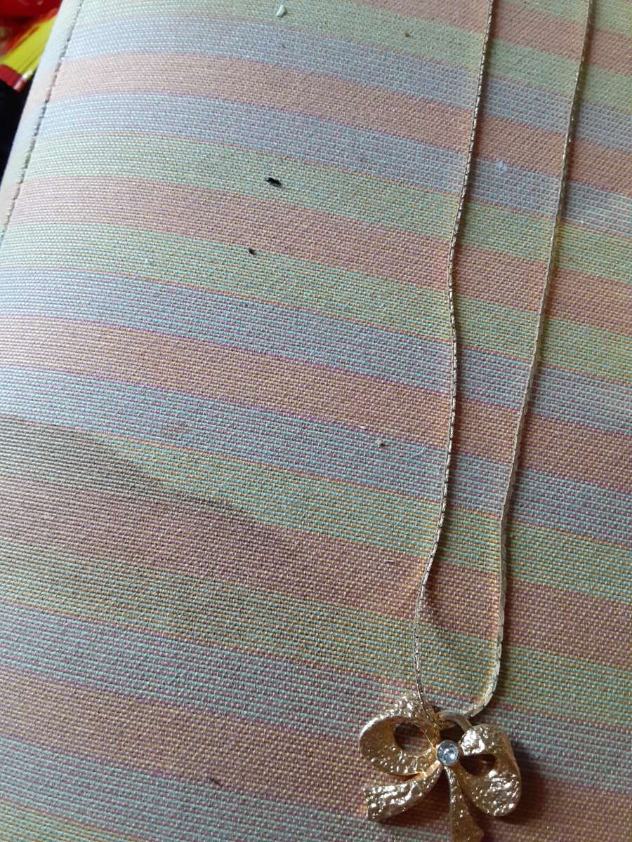 14 k bow necklaces new