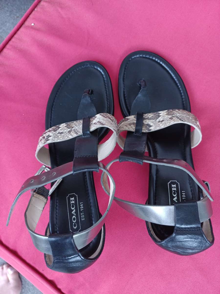 Coach snappy leather snakeskin candles size 6 5