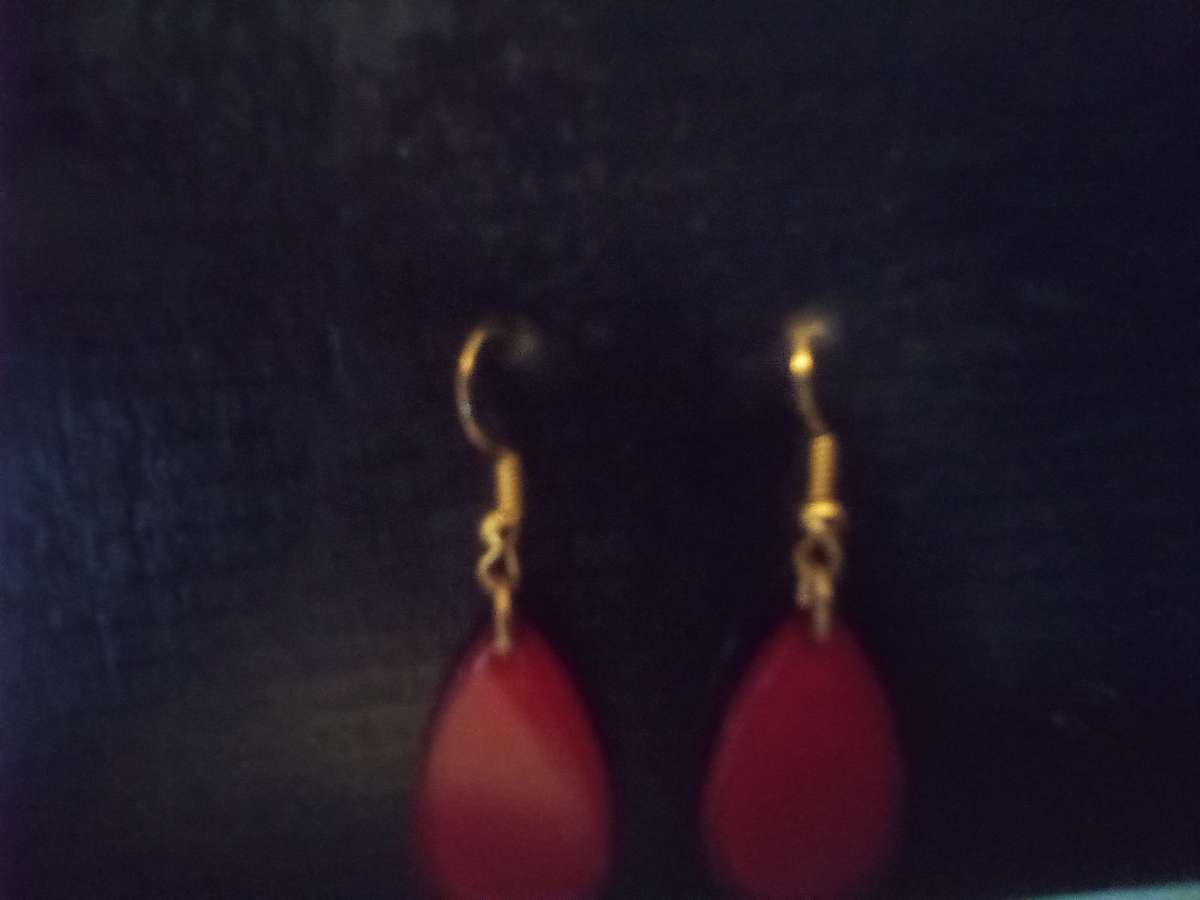Orange hanging teardroped  gold earrings