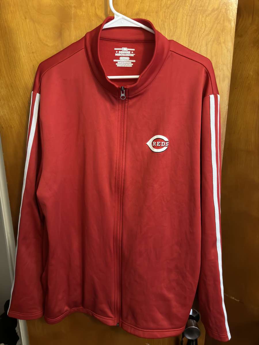 mens size xtra large Cincinnati reds jacket