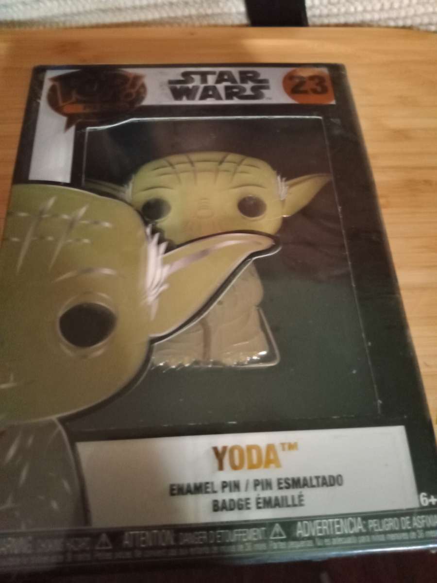 collectible Star war pins