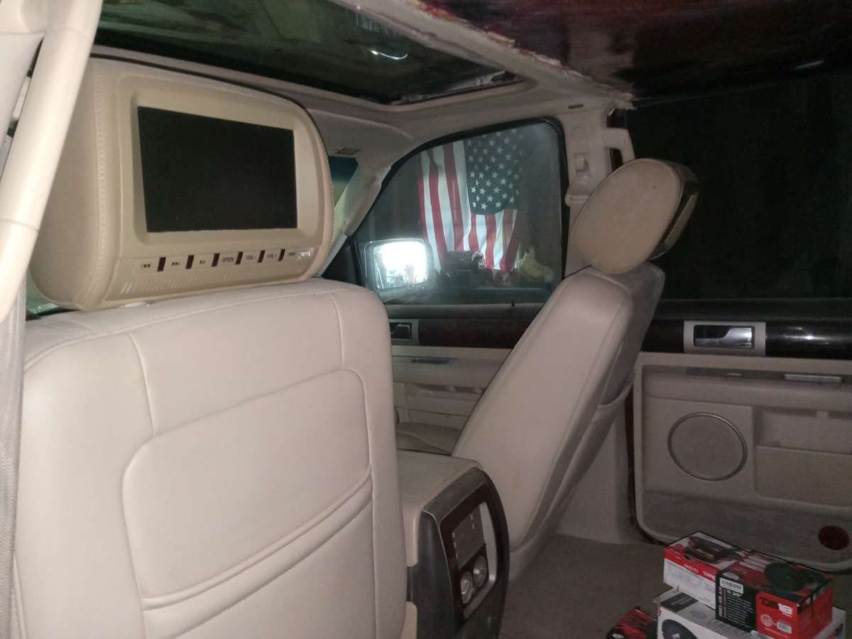 PROJECT VEHICLE  LINCOLN NAVIGATOR