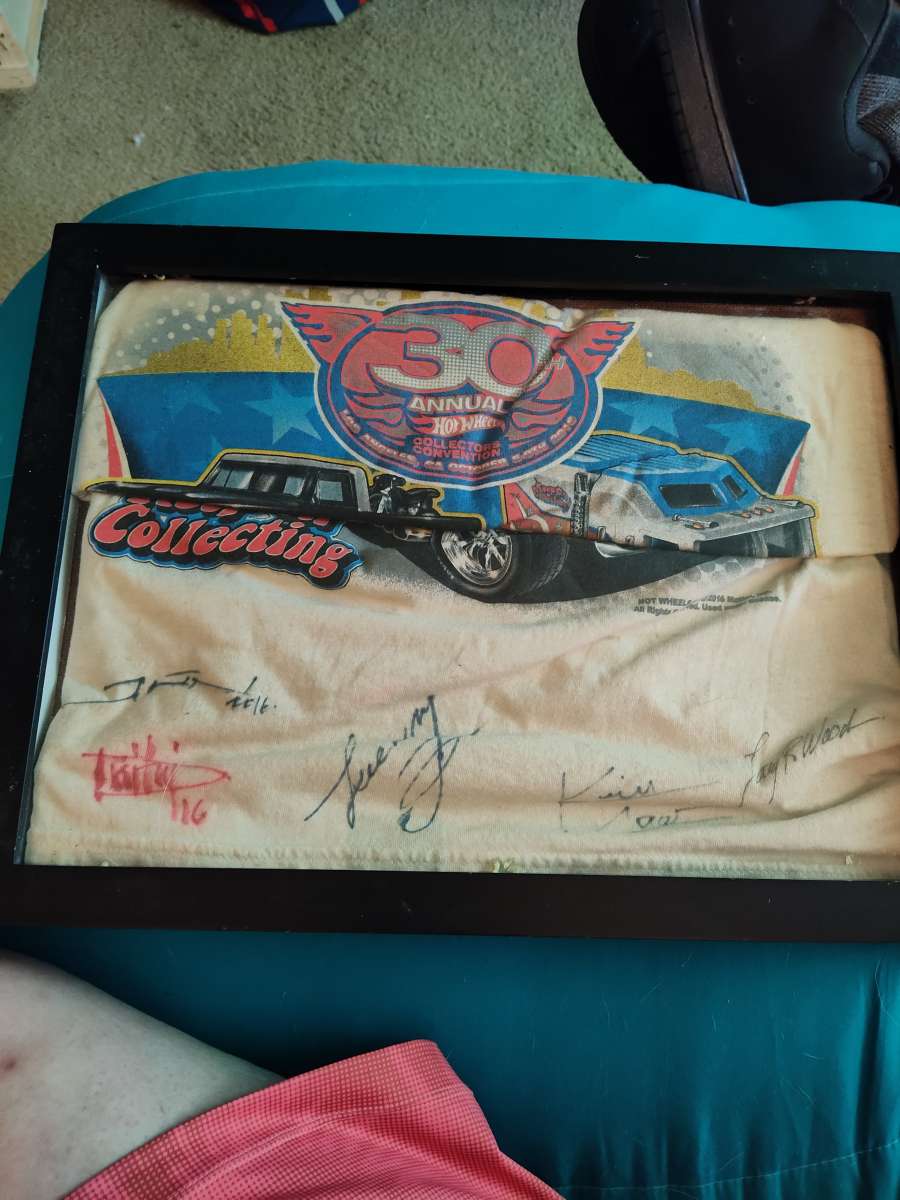 signed hot wheels shirt from 30th convention
