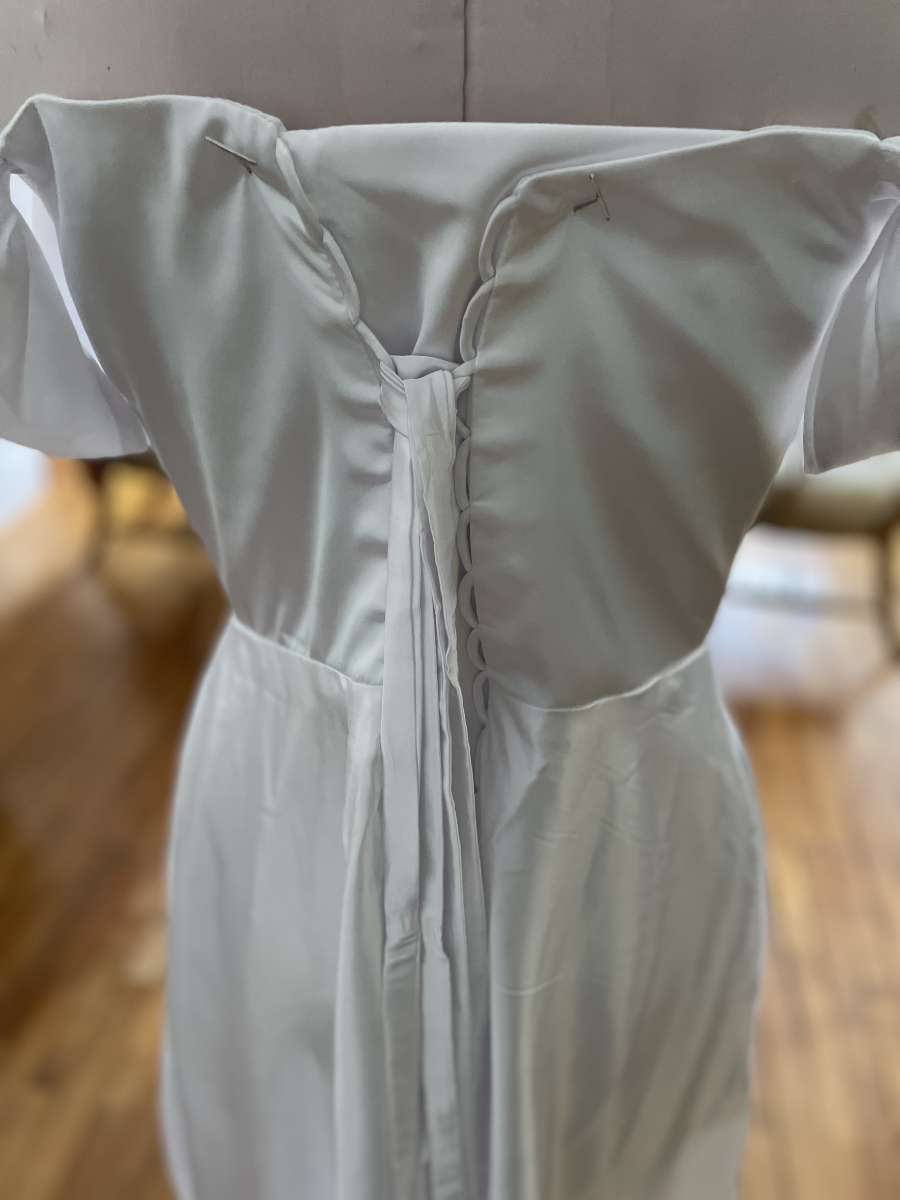 size 10 white wedding gown corset back NEW