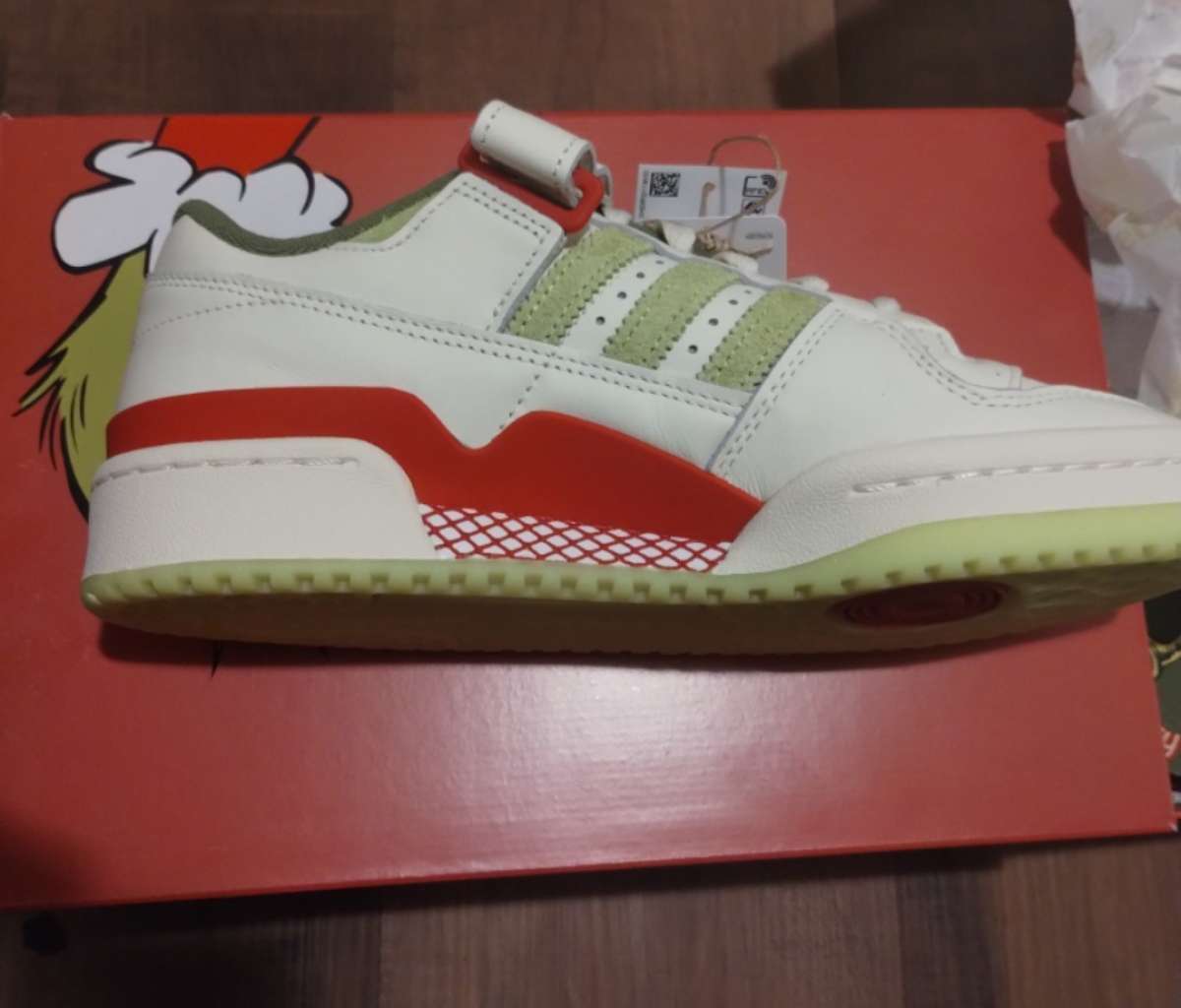 Adidas Forum Low x The grinch