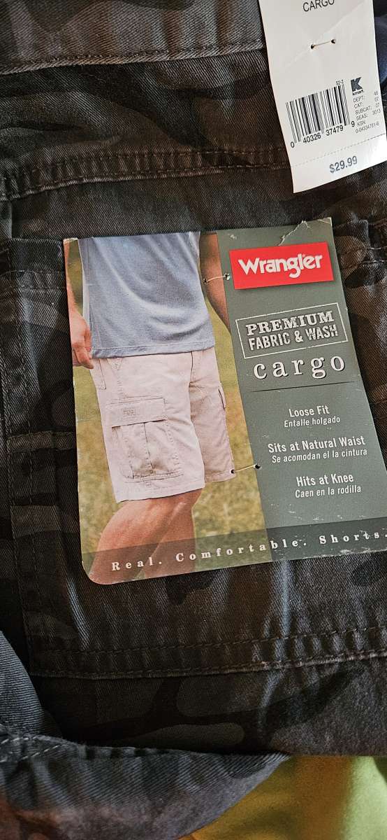 new mens size 32 cargo wrangler short Fathers day
