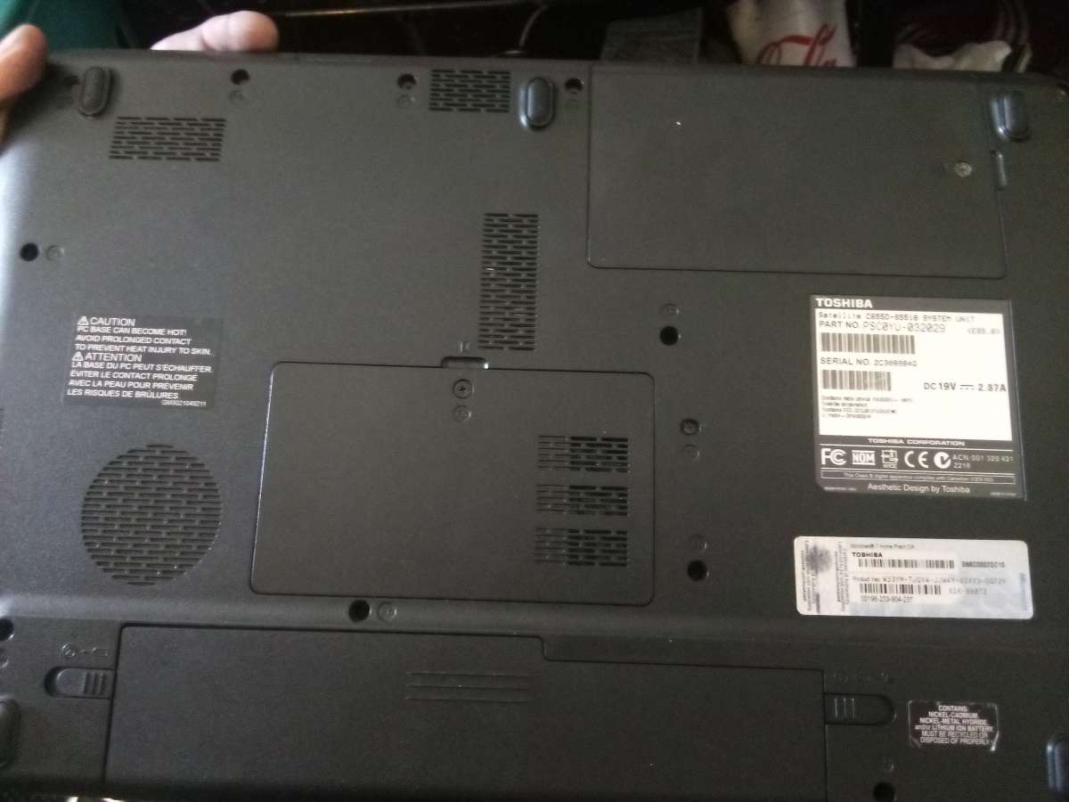 Toshiba Satellite Windows 7 laptop computer