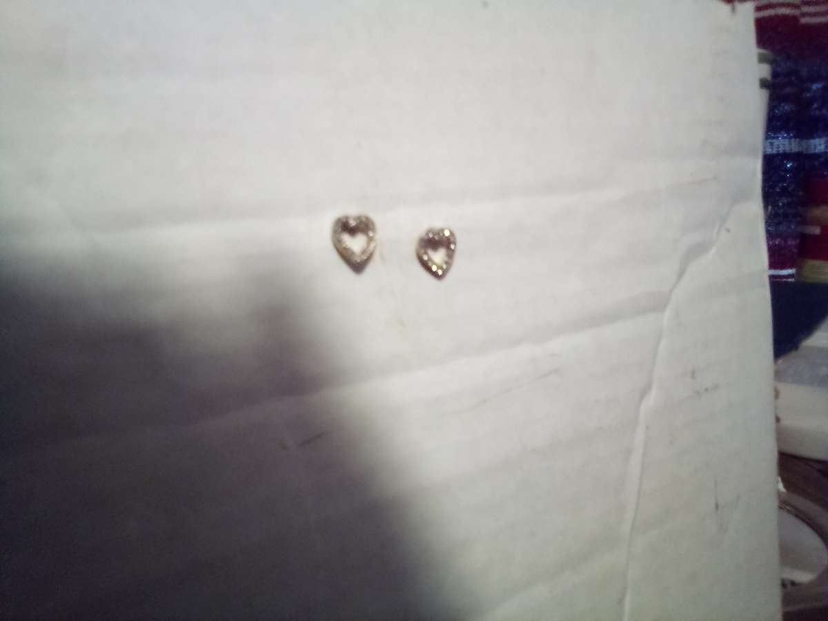 Diamond heart gold earrings