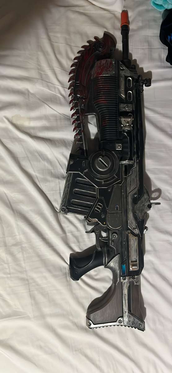 gears of war 4 lancer prop replica