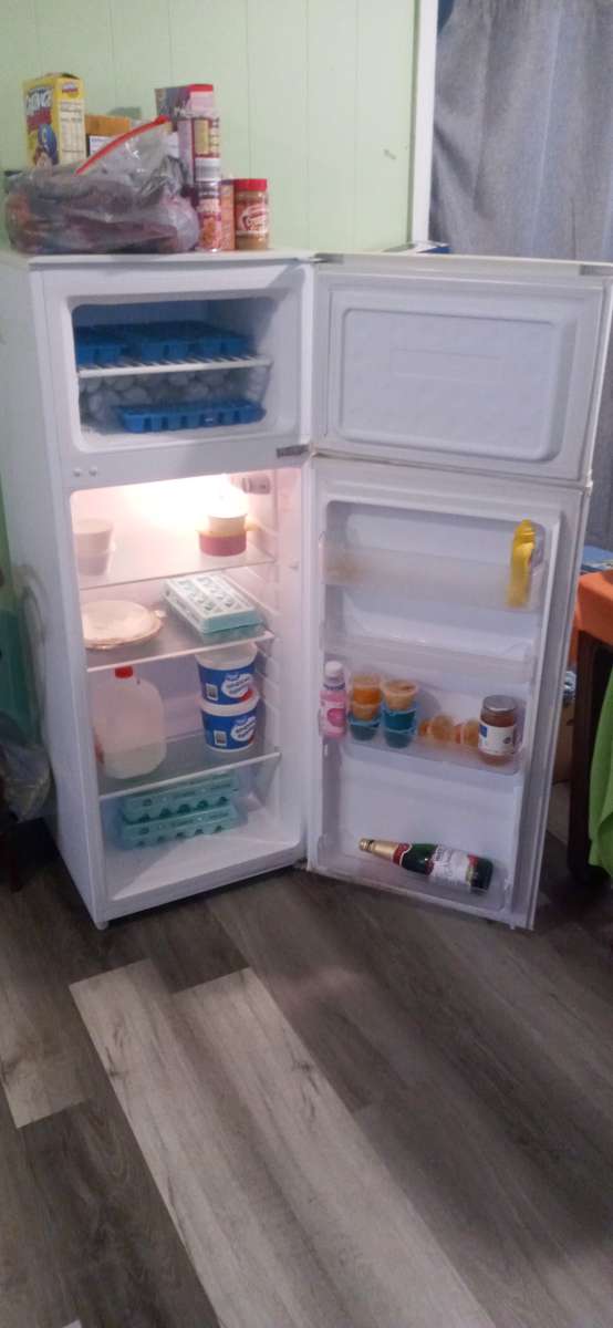 Magic Chef refrigerator