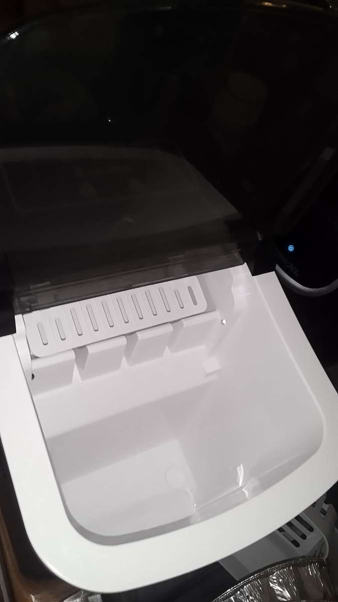 Frigidaire ice maker