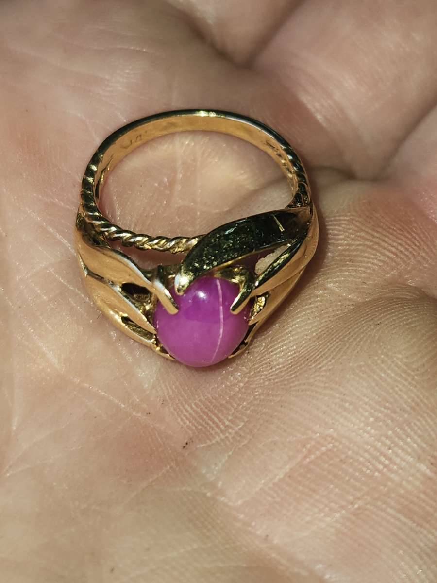 14kt pink star saphire ring