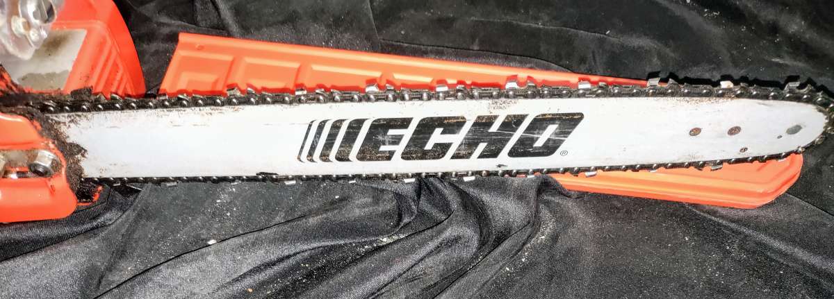 Echo CS 400 chainsaw